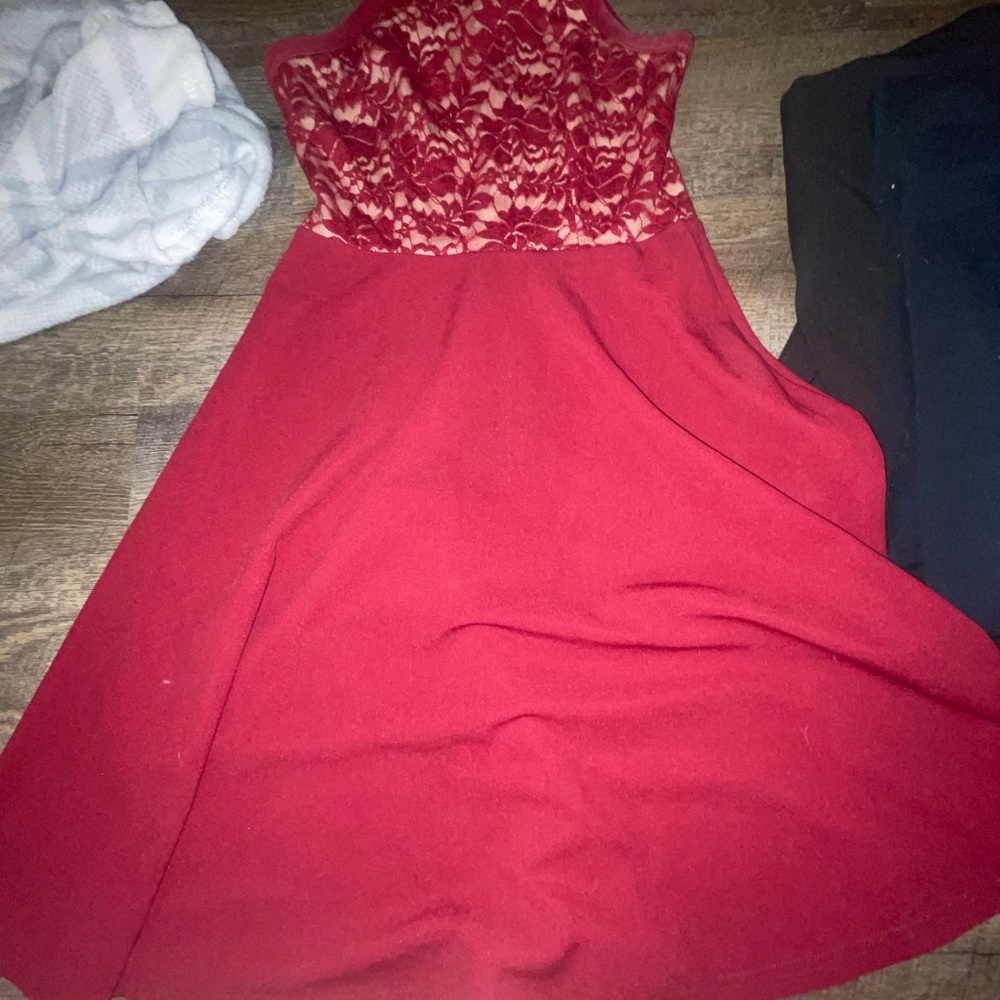 Elegant Red Lace Women's Dress